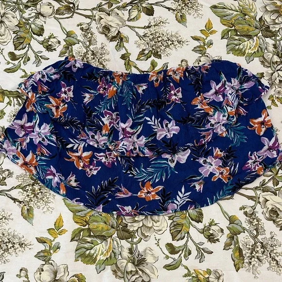 ❗️Last Chance❗️ GARAGE Strapless Ruffle Top - Picture 1 of 4